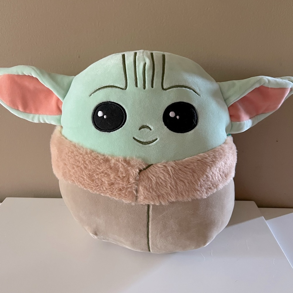 DISNEY SQUISHMALLOW THE CHILD NWOT